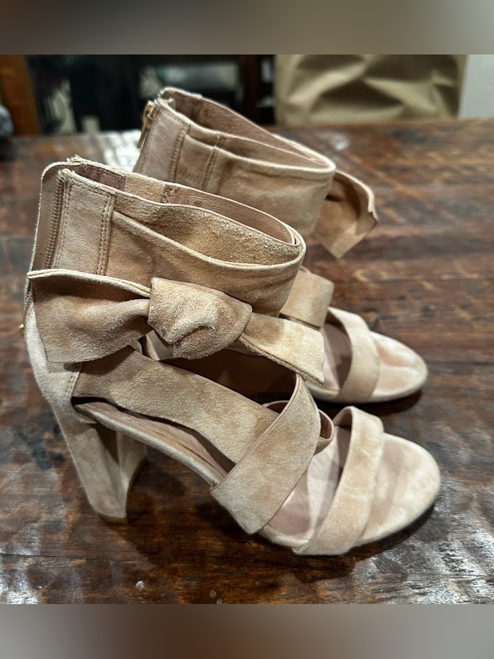Jeffrey Campbell Bow‎ Heels tan women’s size 6